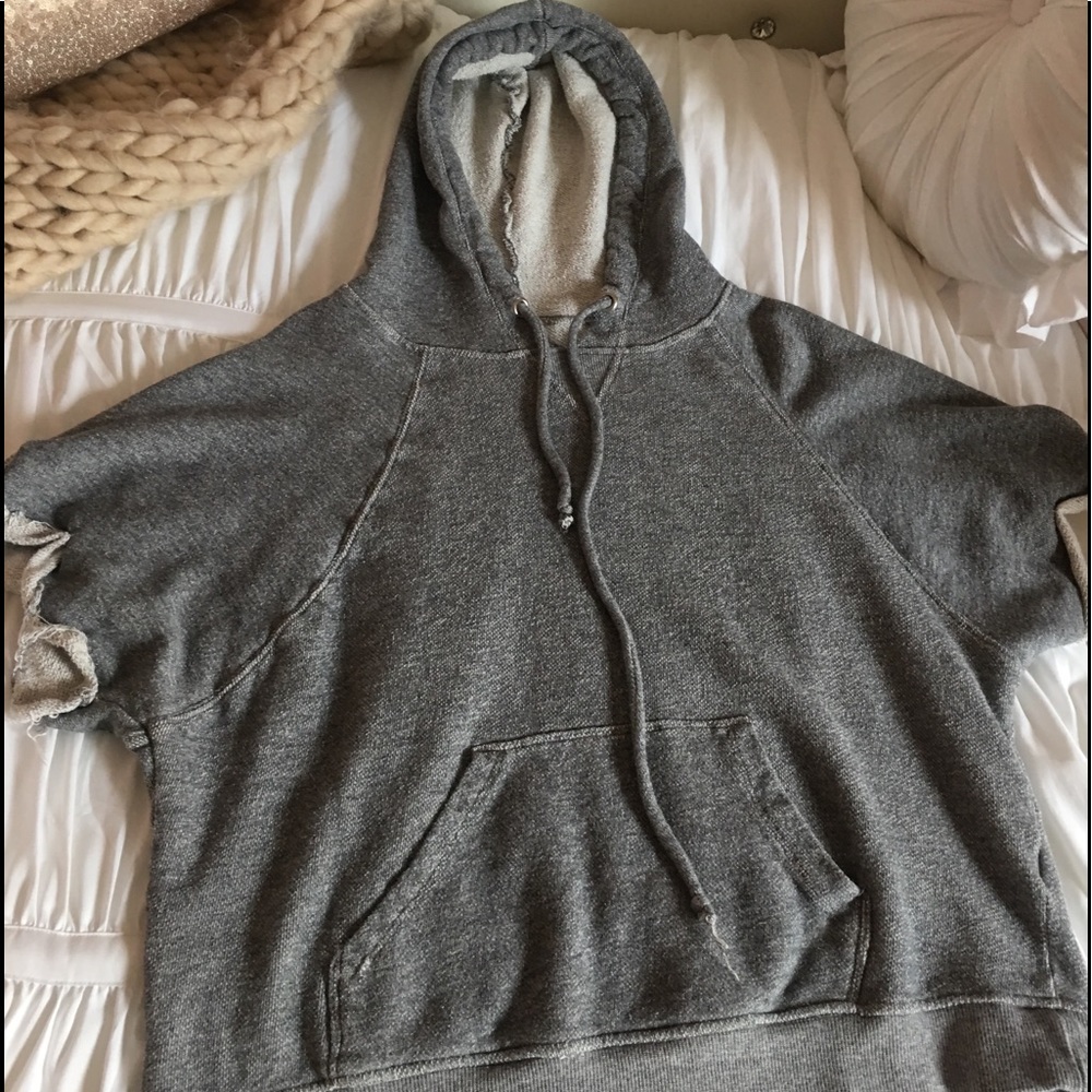 Short sleeve sweatshirt/hoodie